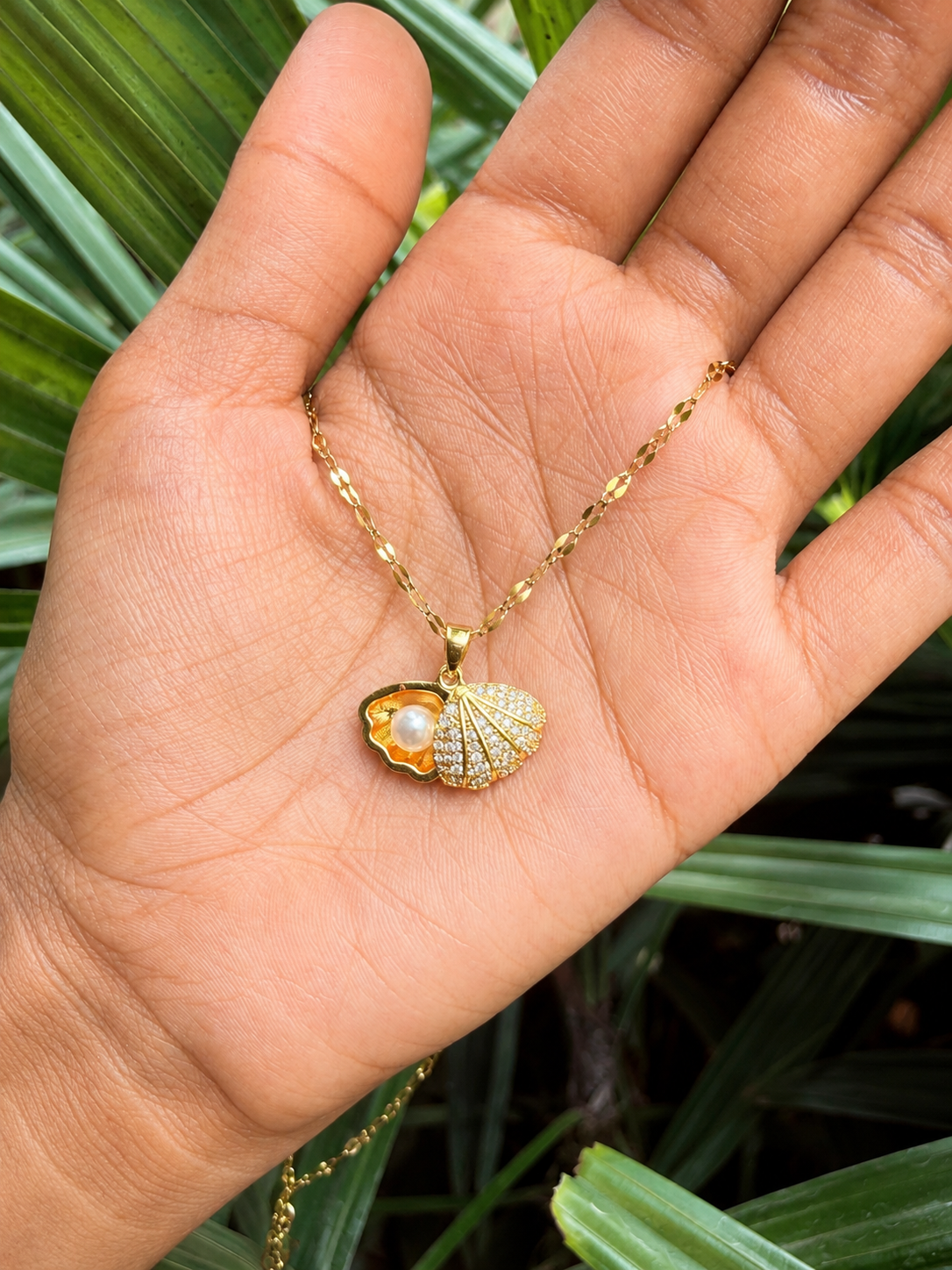 Ocean's Secret Floating Pearl Shell - Anti tarnish