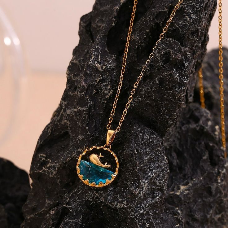 Blue Crystal Whale Ocean Necklace - Anti tarnish