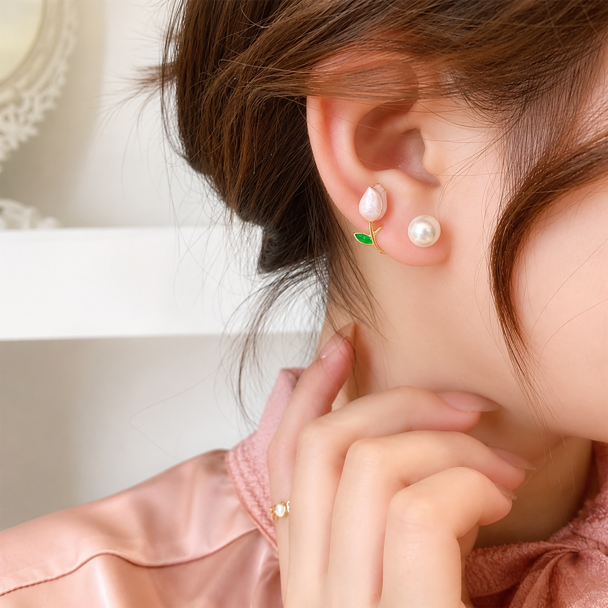 Blushing Tulip Pearl Studs