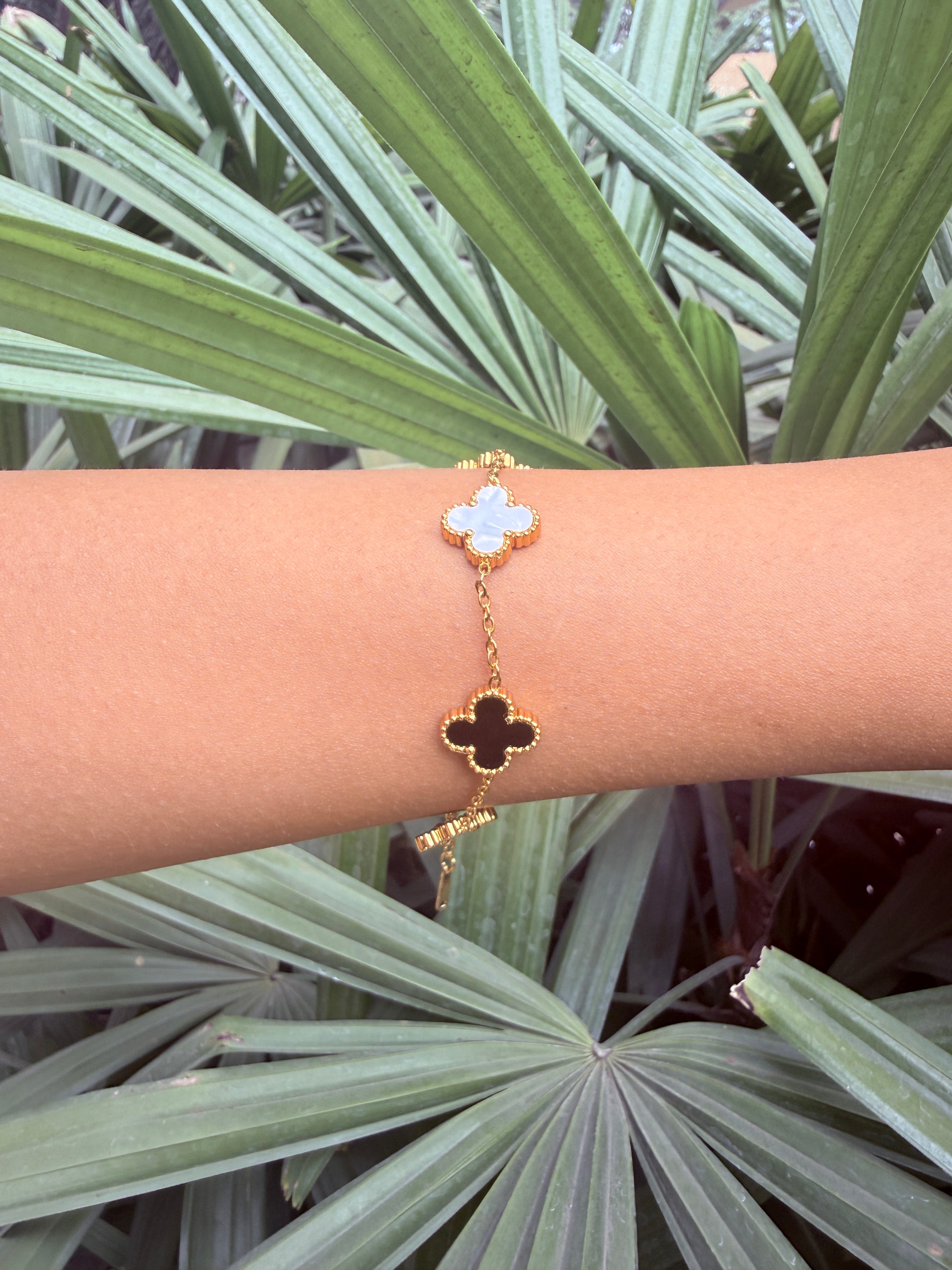 Wraparound Reversible Clover Bracelet - Anti tarnish