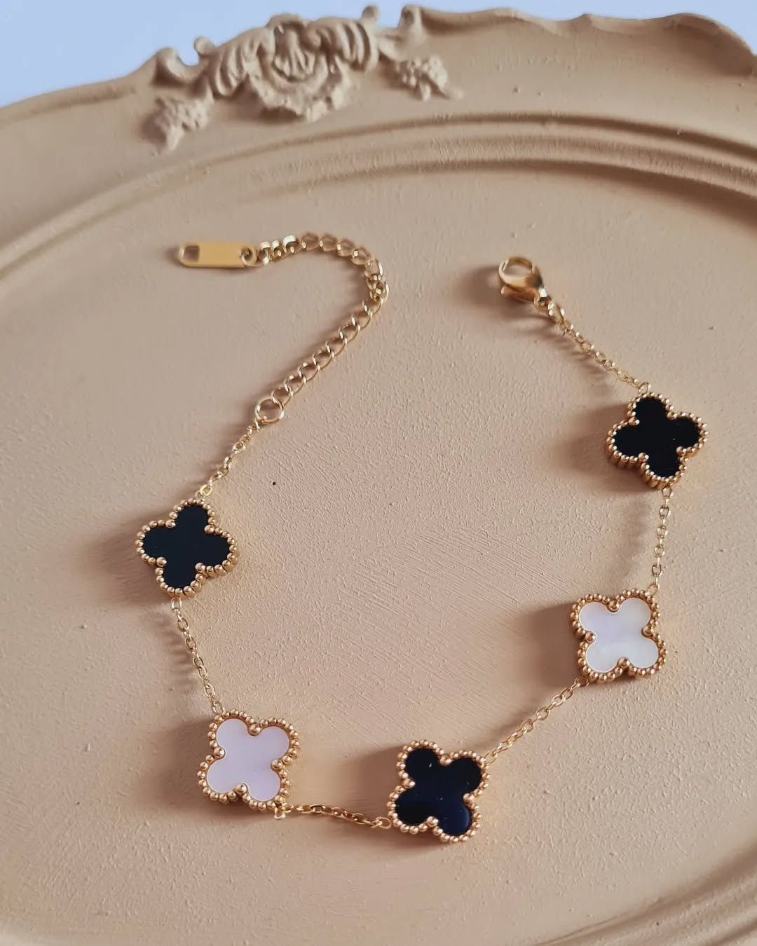 Wraparound Reversible Clover Bracelet - Anti tarnish